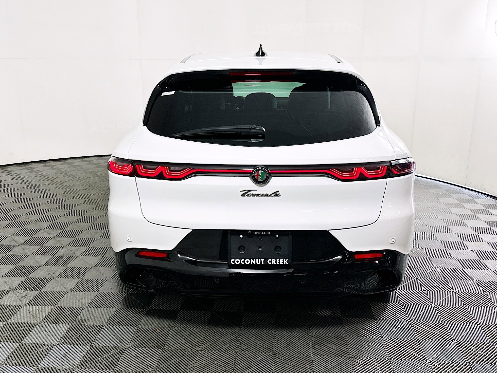 2025 Alfa Romeo thumbnail 6