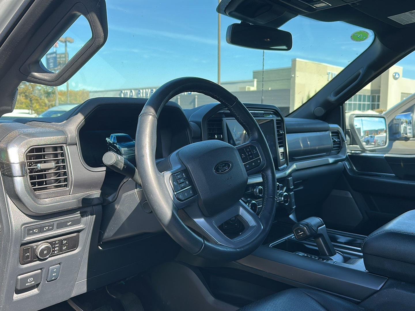 Used 2024 Avalanche Gray FORD LARIAT image 2