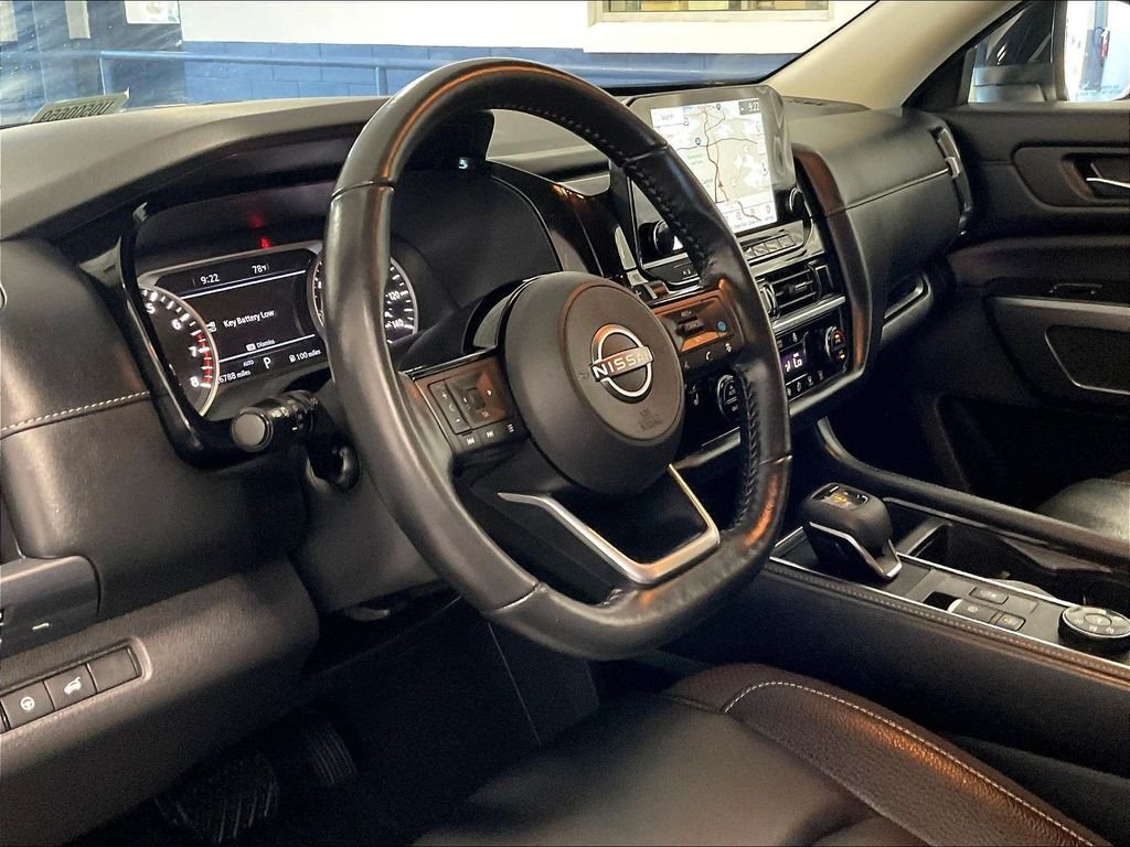 Used 2023 Super Black Nissan SL image 8