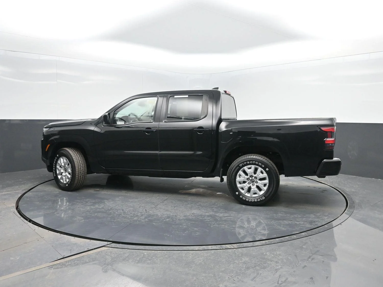 Used 2023  NISSAN  image 33
