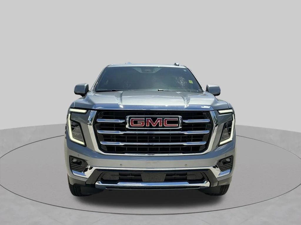 Used 2025 Silver GMC Elevation image 15