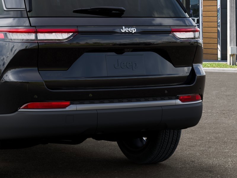 New 2026 Diamond Black Crystal Pearlcoat Jeep 85th Anniversary Edition image 13