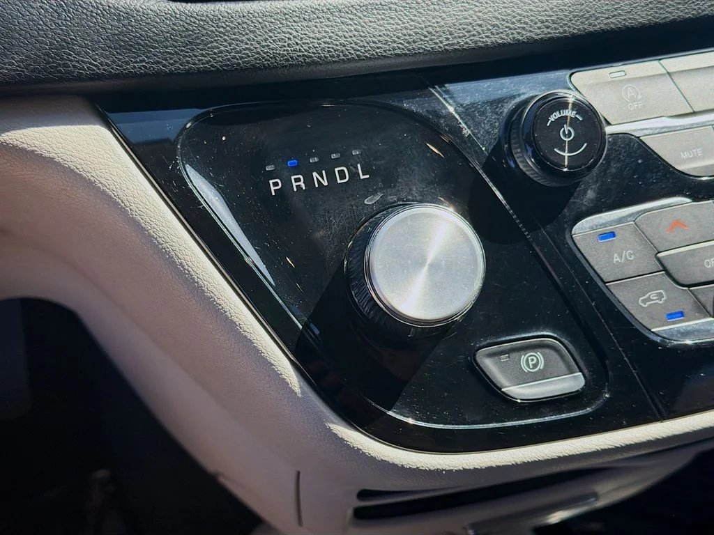 Used 2023 White Chrysler LX image 14