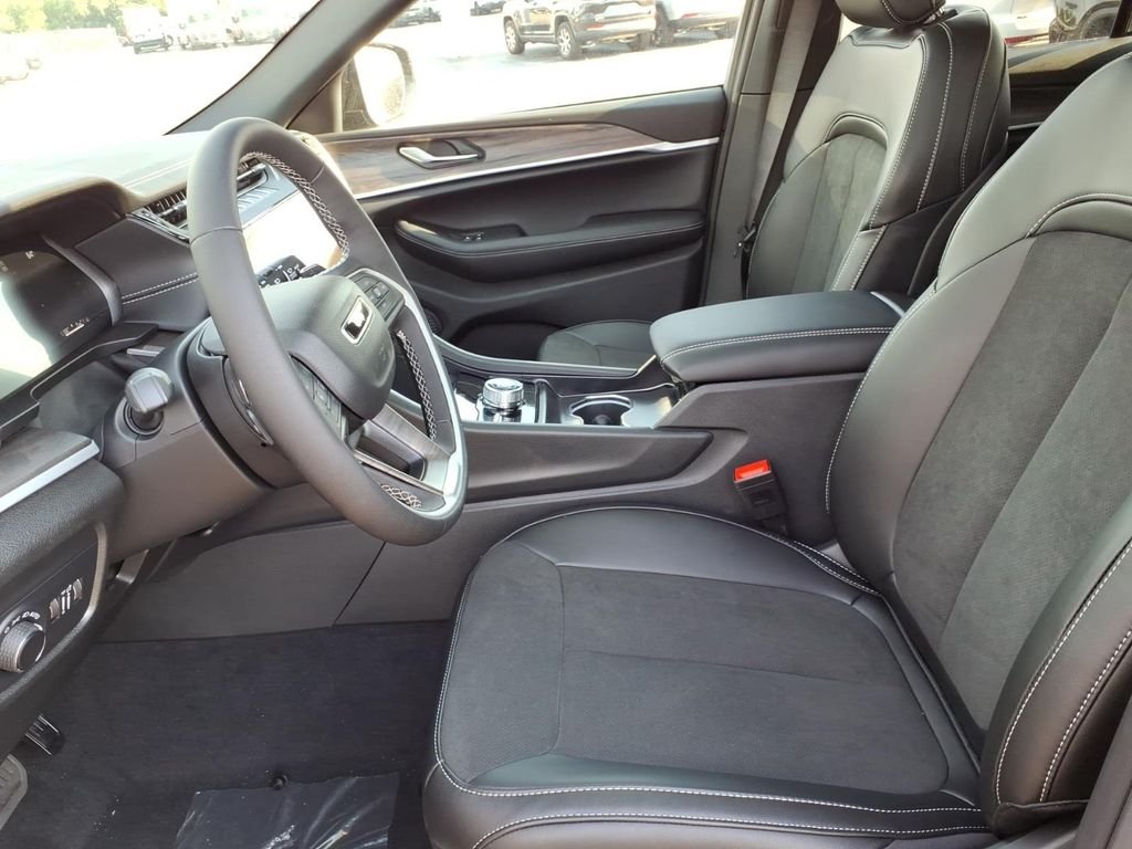 New 2027 High-Gloss Black Paint Jeep Laredo Altitude image 8