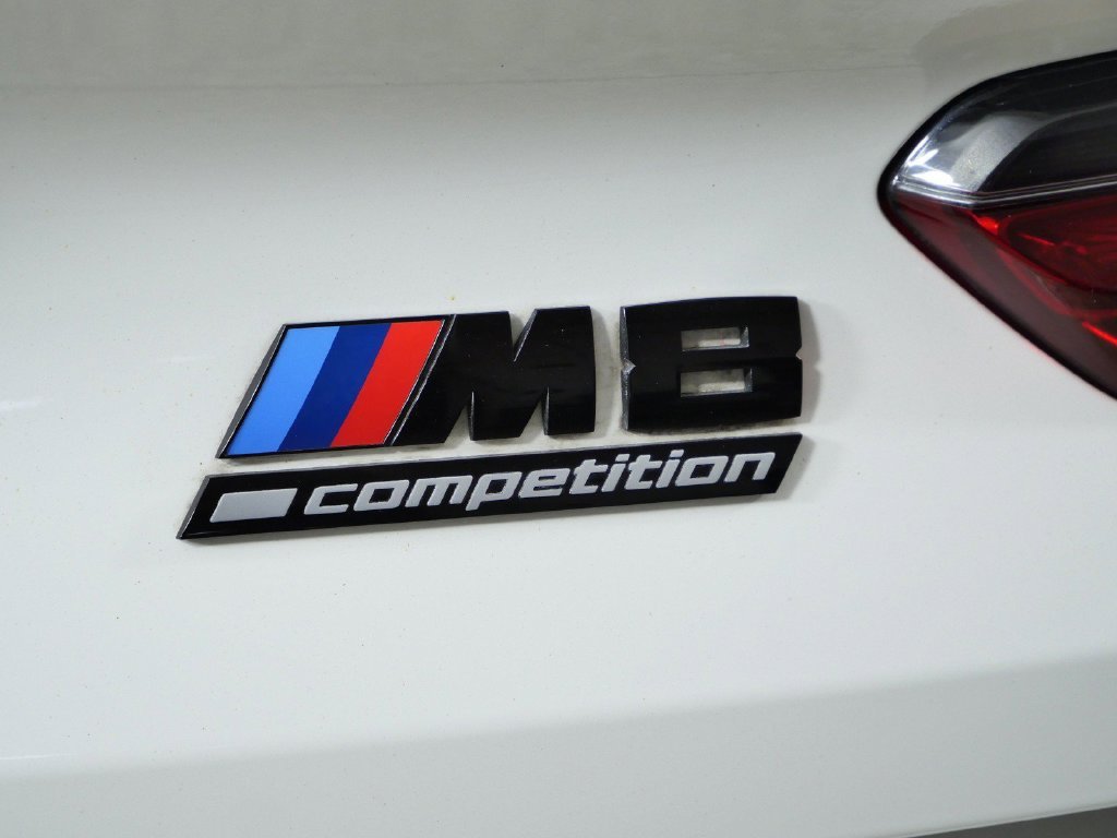 Used 2021 Alpine White BMW Base image 12