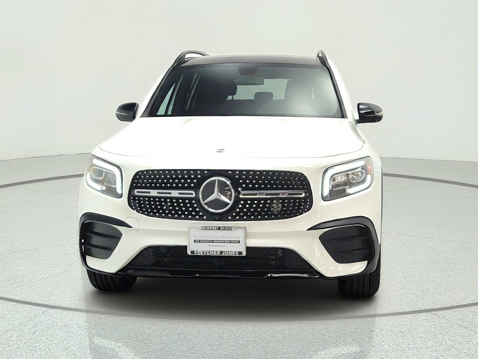Used 2021 Polar White Mercedes-Benz GLB 250 SUV image 2