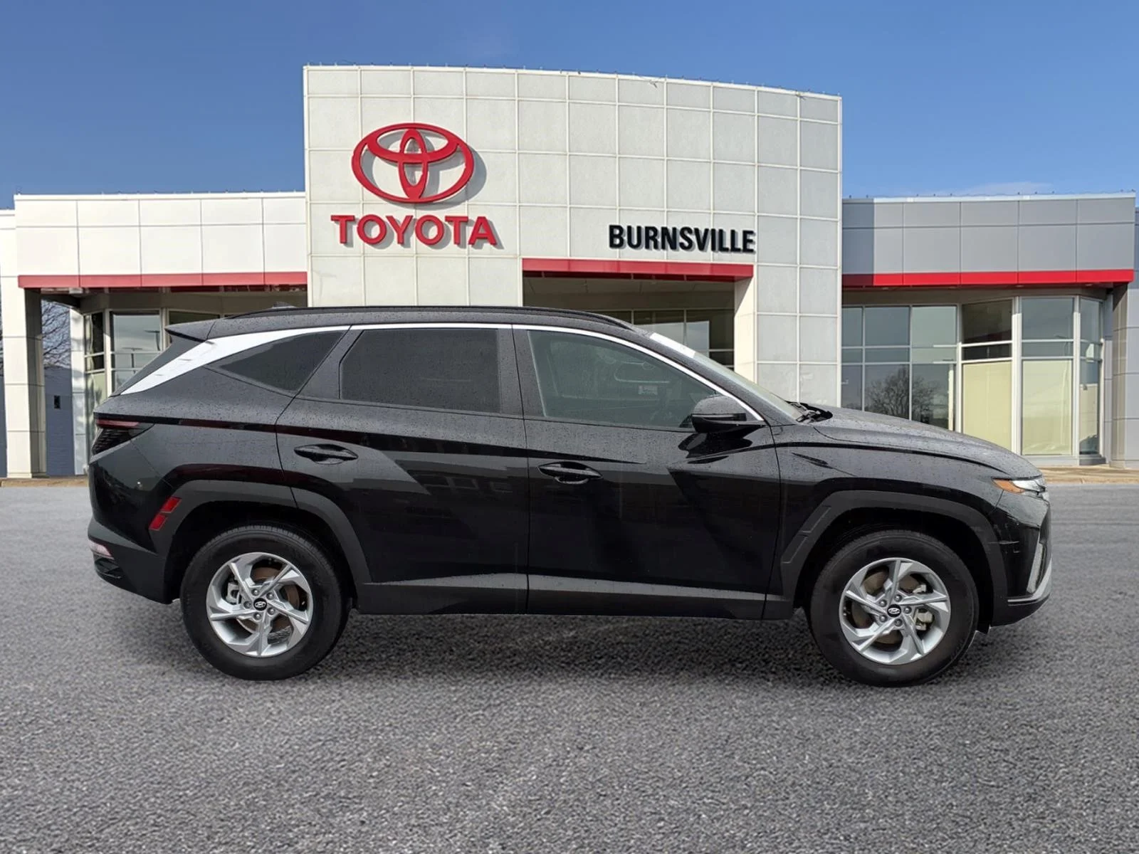 Used 2023 Hyundai Tucson SEL with VIN 5NMJBCAE3PH187951 for sale in Burnsville, Minnesota