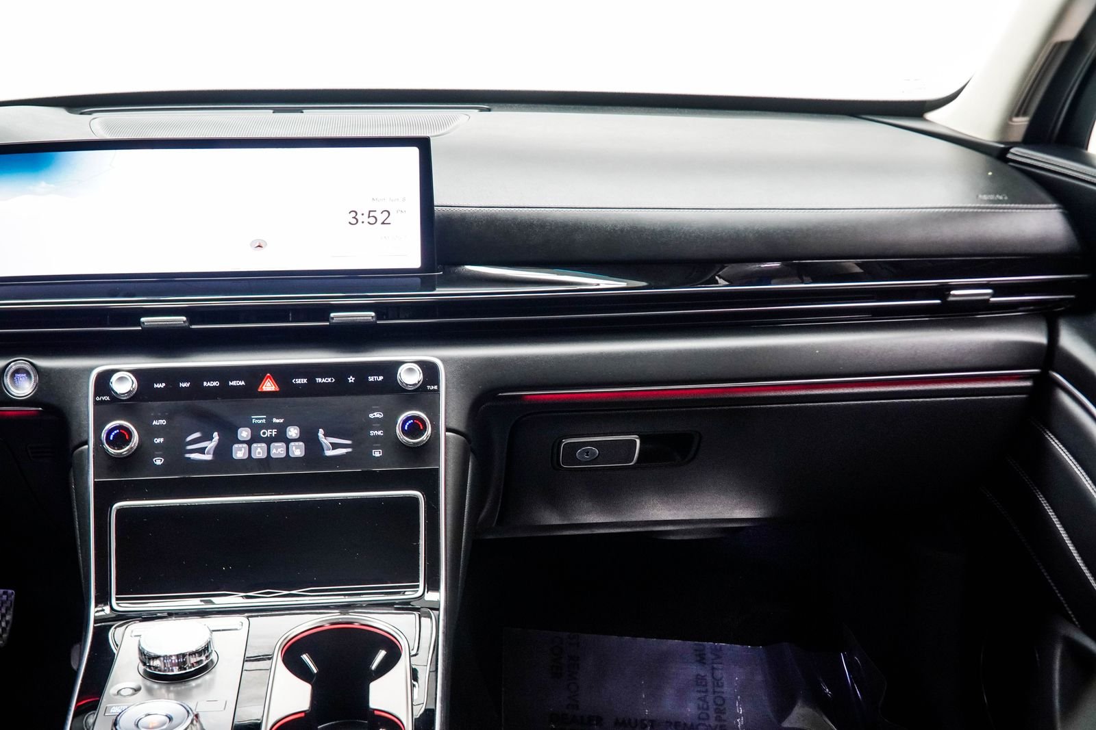 Used 2025 White Genesis 2.5T image 17