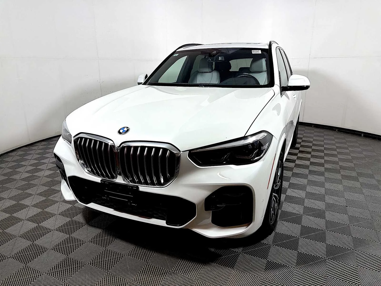 Used 2023 Mineral White Metallic BMW xDrive40i image 3
