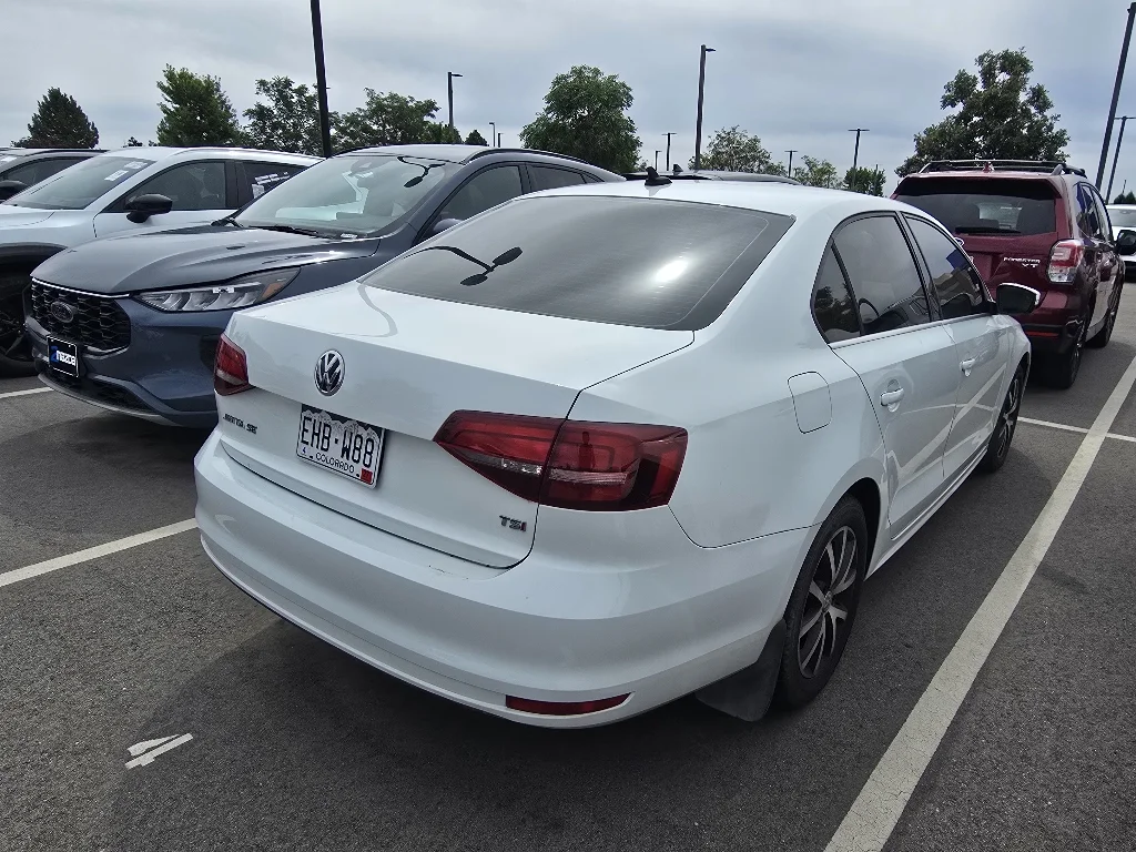Used 2018 Pure White Volkswagen 1.4T SE image 5