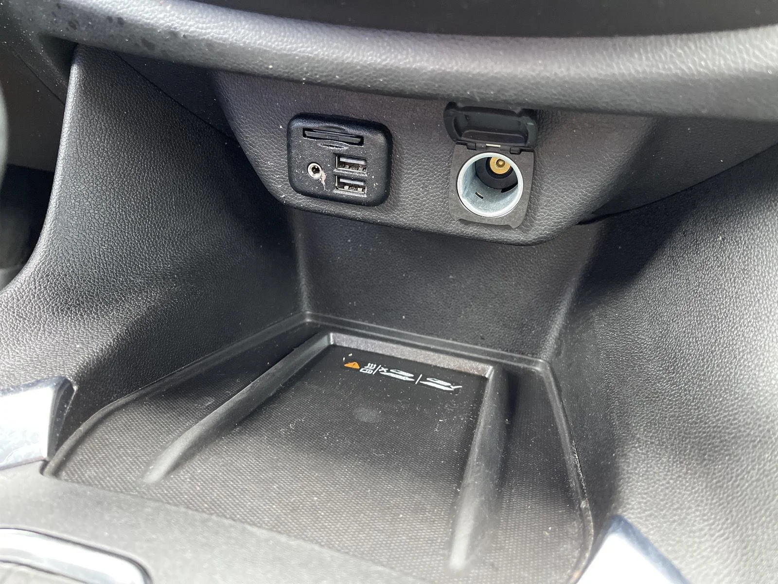 Used 2023 Iridescent Pearl Tricoat Chevrolet Premier image 35