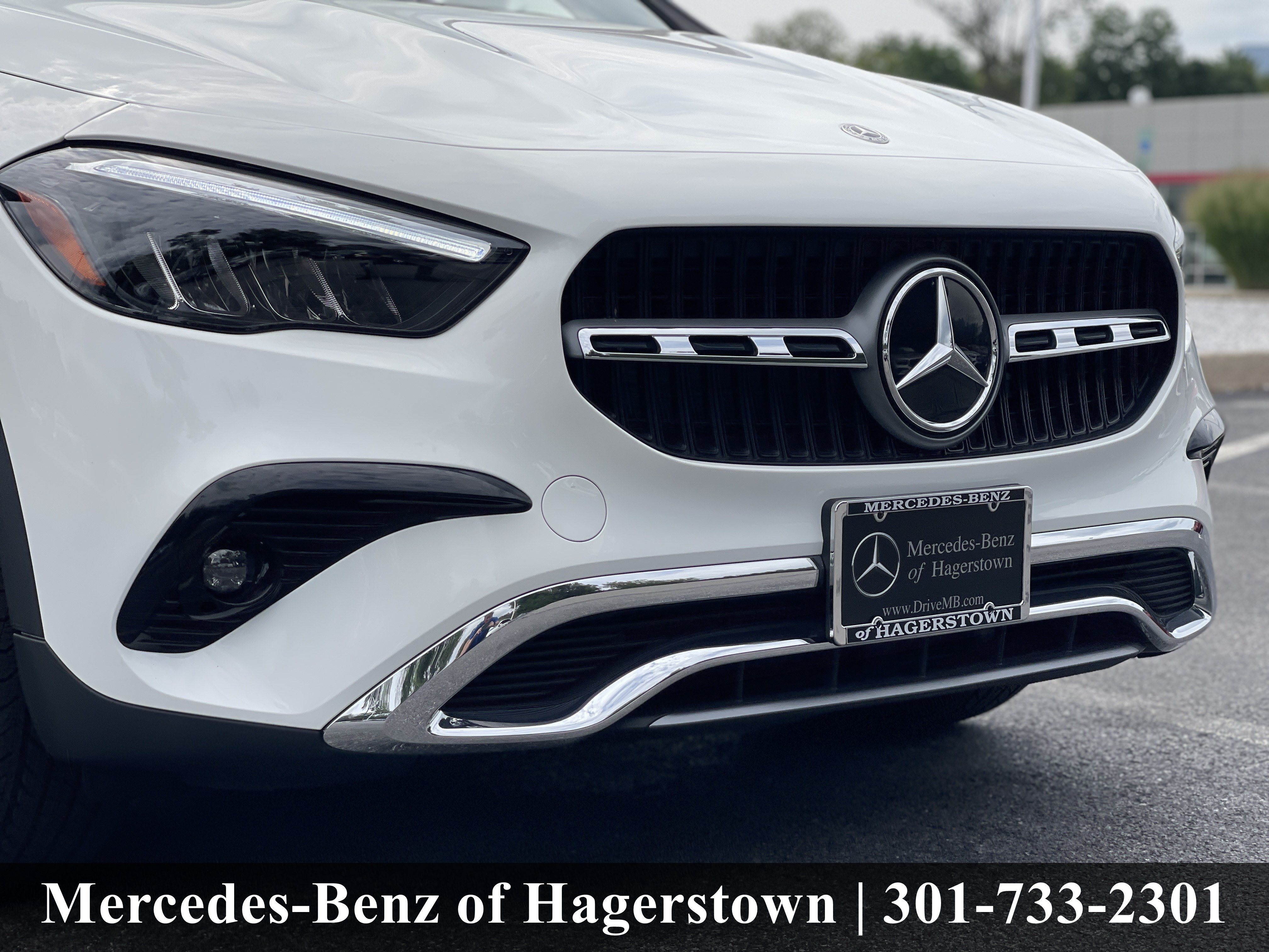 Certified Used 2025 Polar White Mercedes-Benz GLA 250 4MATIC® SUV image 40