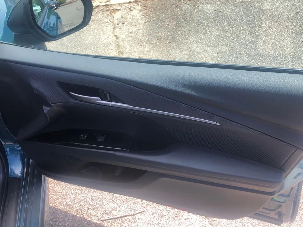 Used 2025  Toyota SE image 31