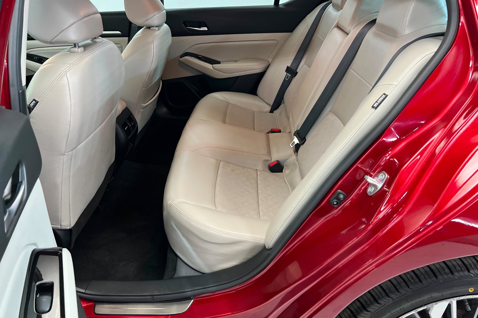 Used 2023 Scarlet Ember Tintcoat Nissan 2.5 SL image 22