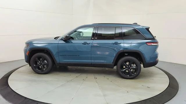New 2026 Steel Blue Exterior Paint Jeep Limited image 6
