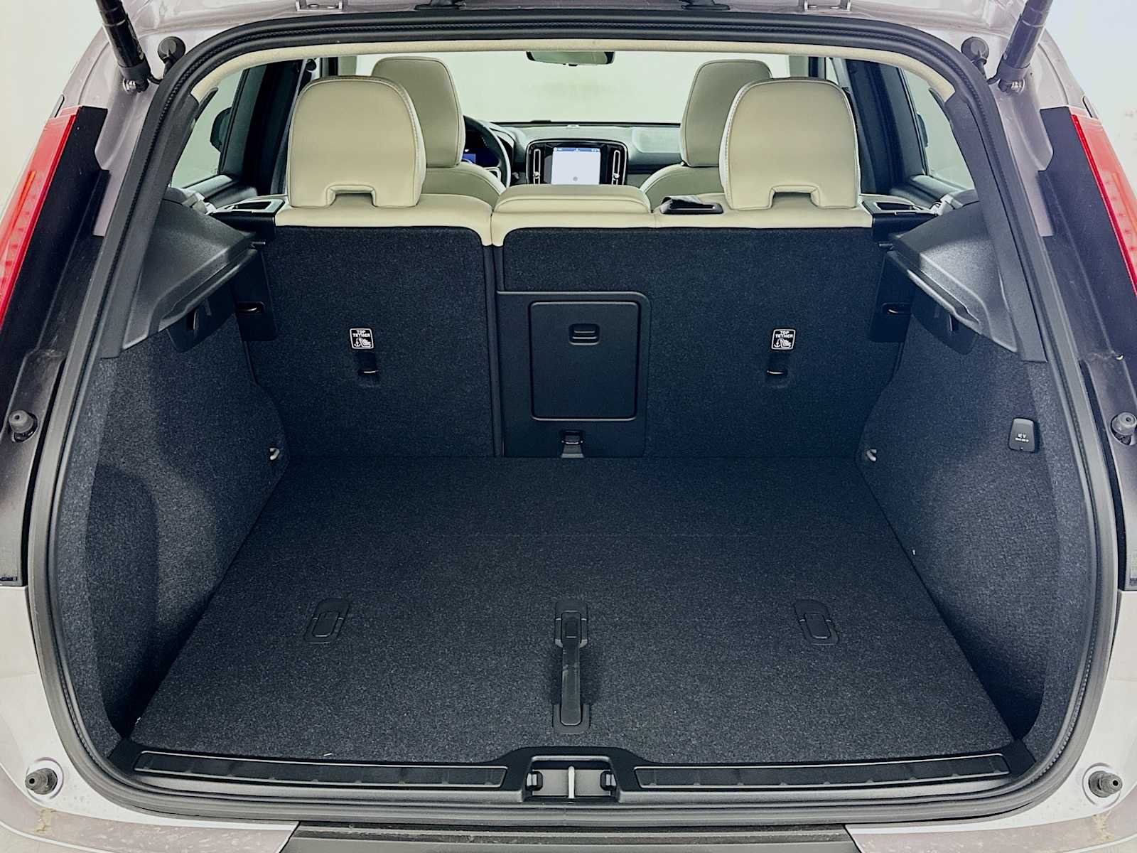 New 2026 Aurora Silver Volvo Ultra image 25