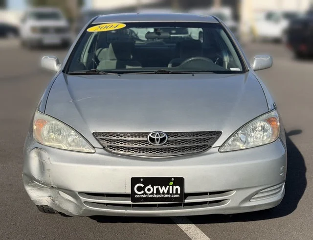 Used 2004 Silver Toyota LE image 5