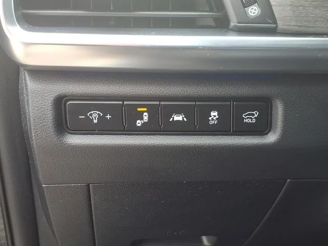 Used 2022  Kia SX image 18