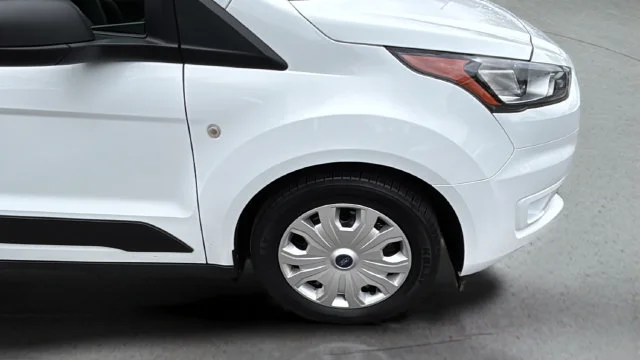 Used 2023 Frozen White Ford XLT image 33