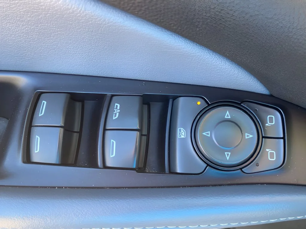 Used 2019 Includes Spectra Gray lower exterior accent color. Buick Essence image 11