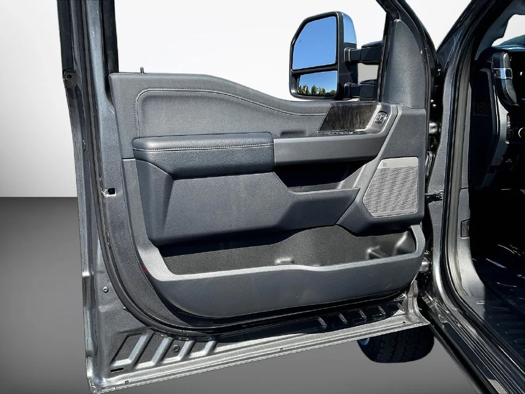 New 2027 Carbonized Gray Metallic Ford F-250® Lariat® image 30