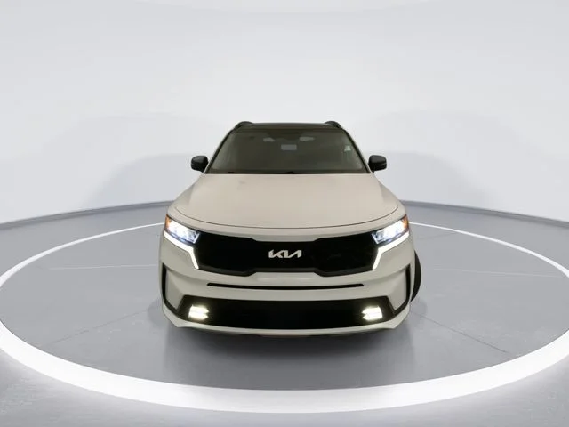 Used 2023 White Kia SX image 9