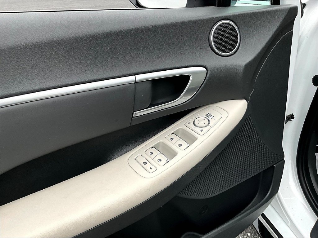 Certified Used 2022 Gray Hyundai SEL image 18