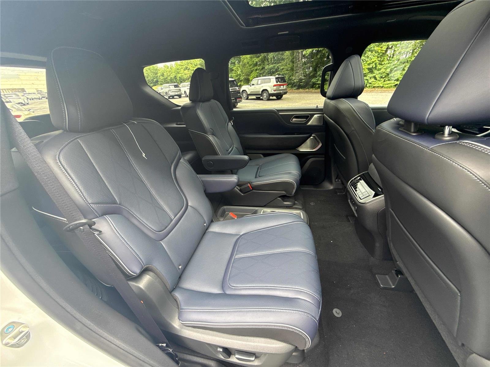 New 2026 RADIANT WHITE INFINITI Sport 4WD image 28