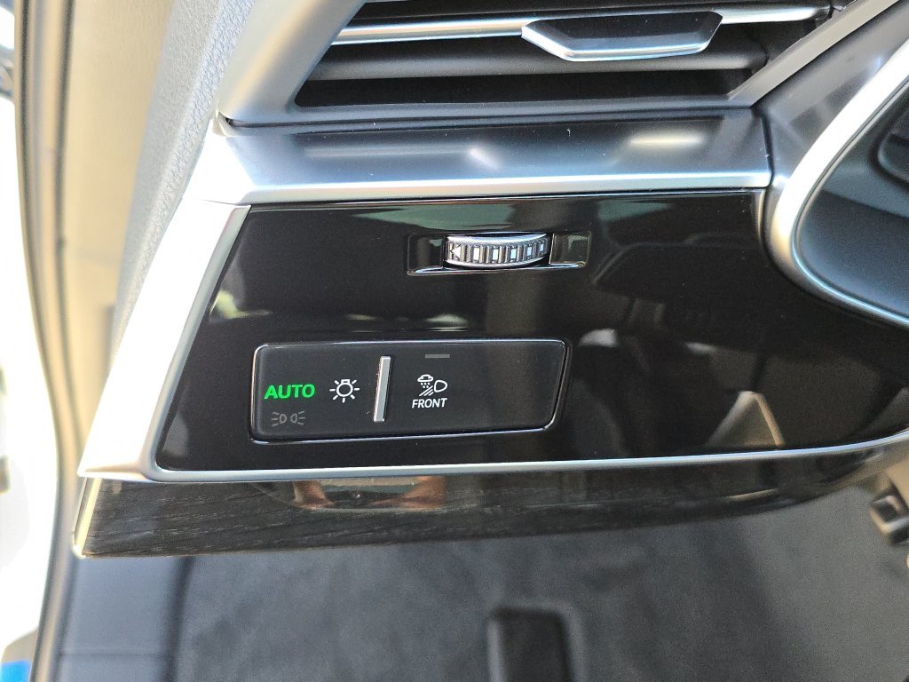 Used 2026 White/off-white Audi 55 Premium Plus image 33