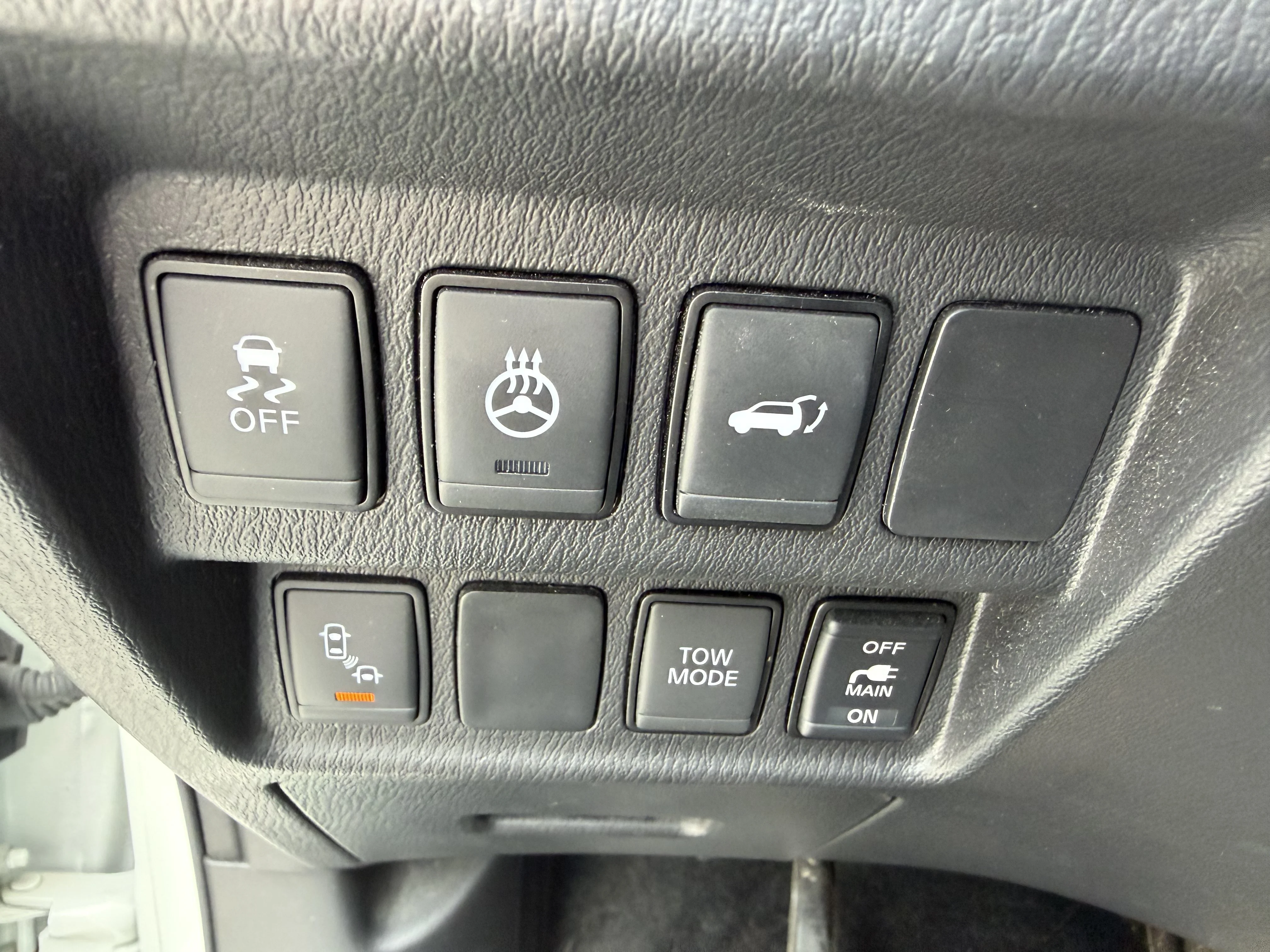 Used 2019 Glacier White Nissan SL image 15