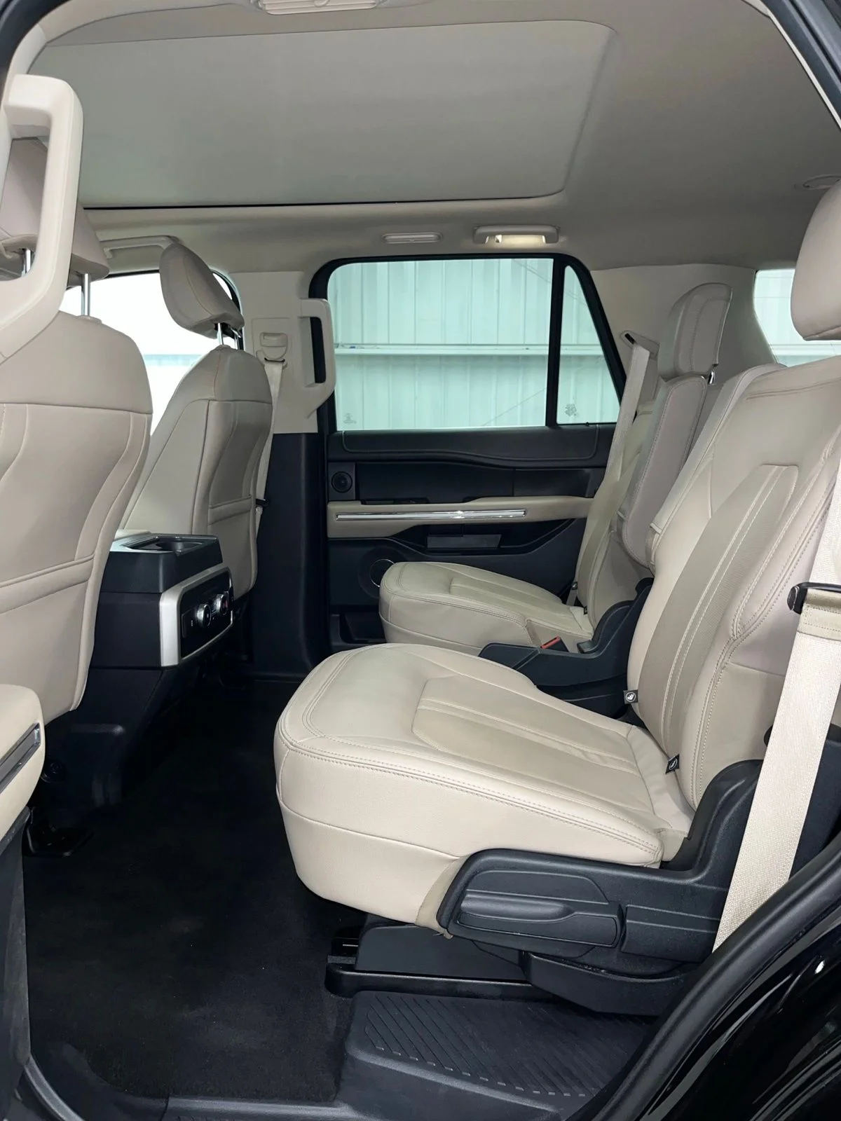Used 2024 Black Ford Limited image 17