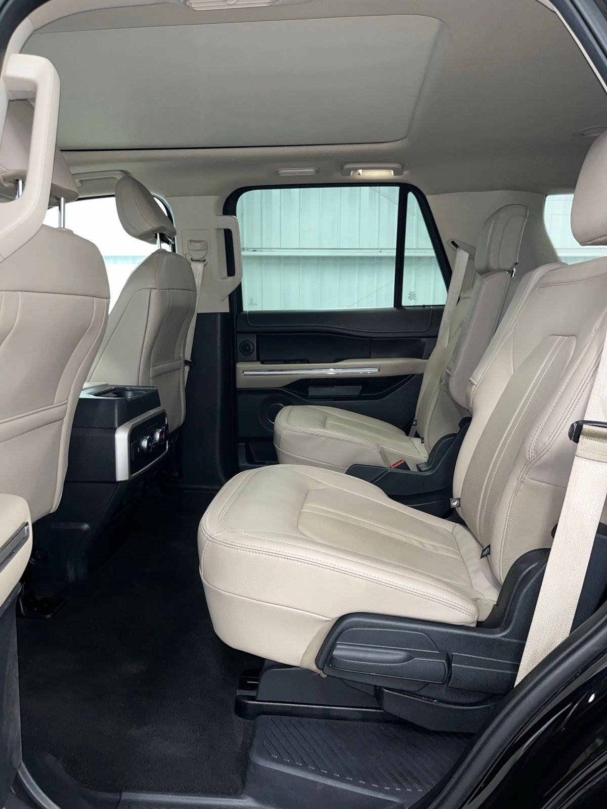 Used 2024 Black Ford Limited image 17