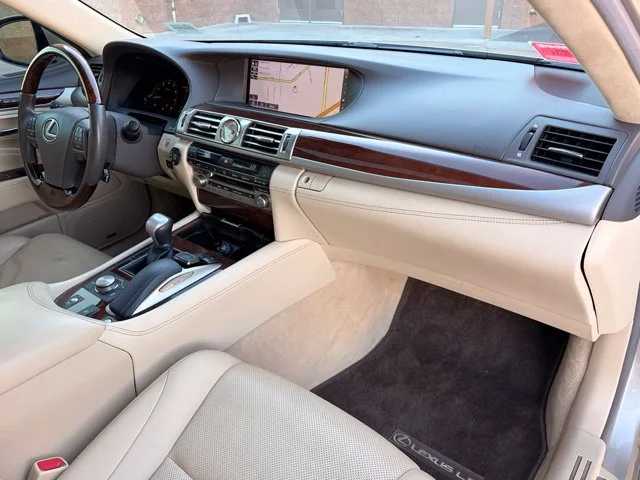 Used 2016 Beige Lexus 460 image 12