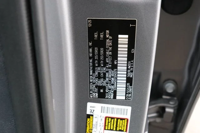 Certified Used 2026  Toyota Limited image 33