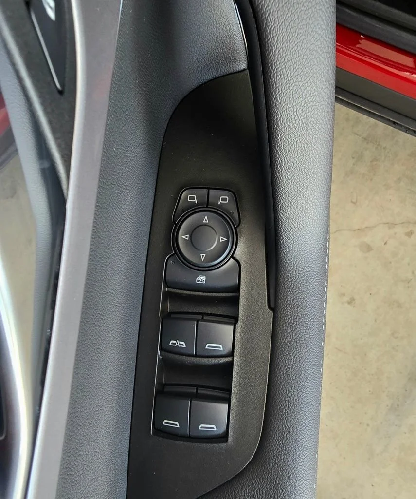 2025 Chevrolet Blazer 2LT - Photo 10