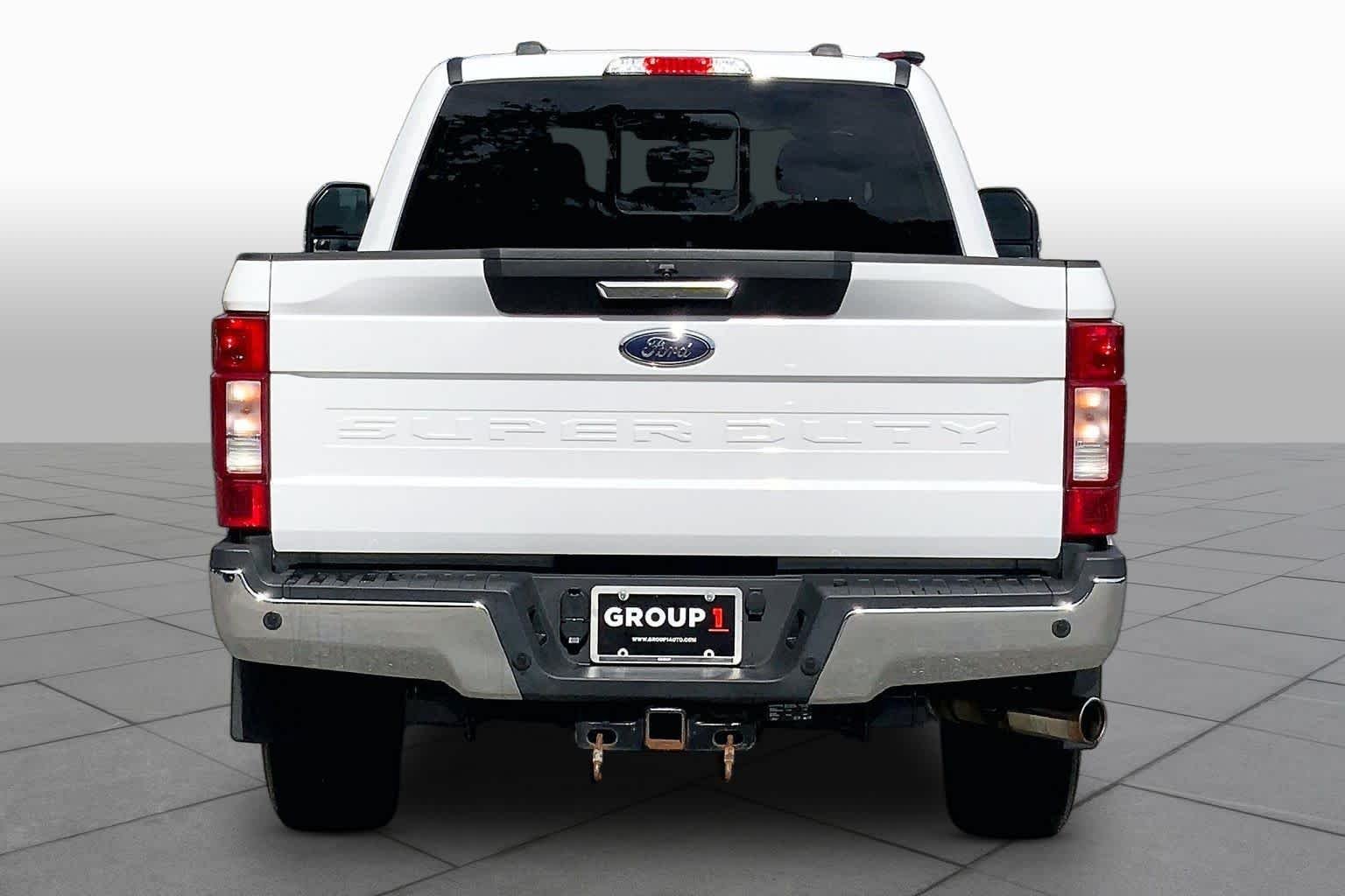 Certified Used 2022 Oxford White Ford XLT image 5