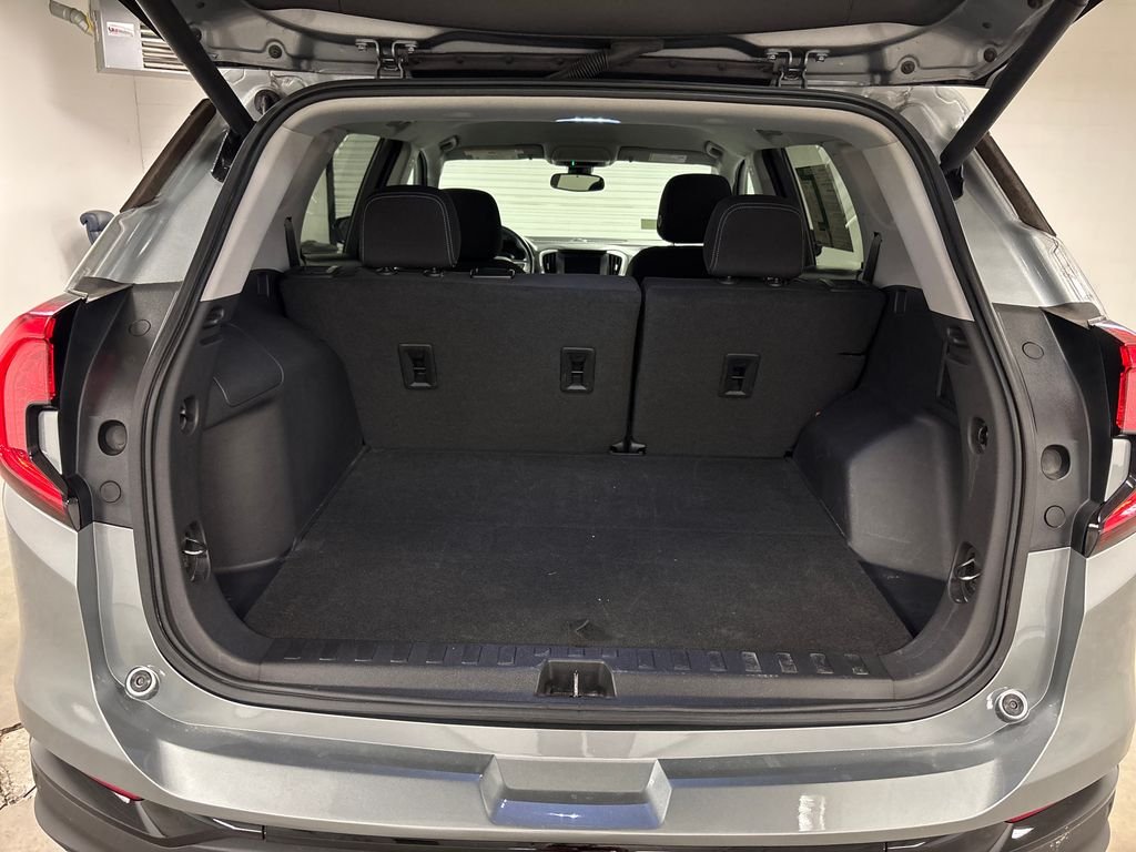 Used 2023 Silver GMC SLE image 19