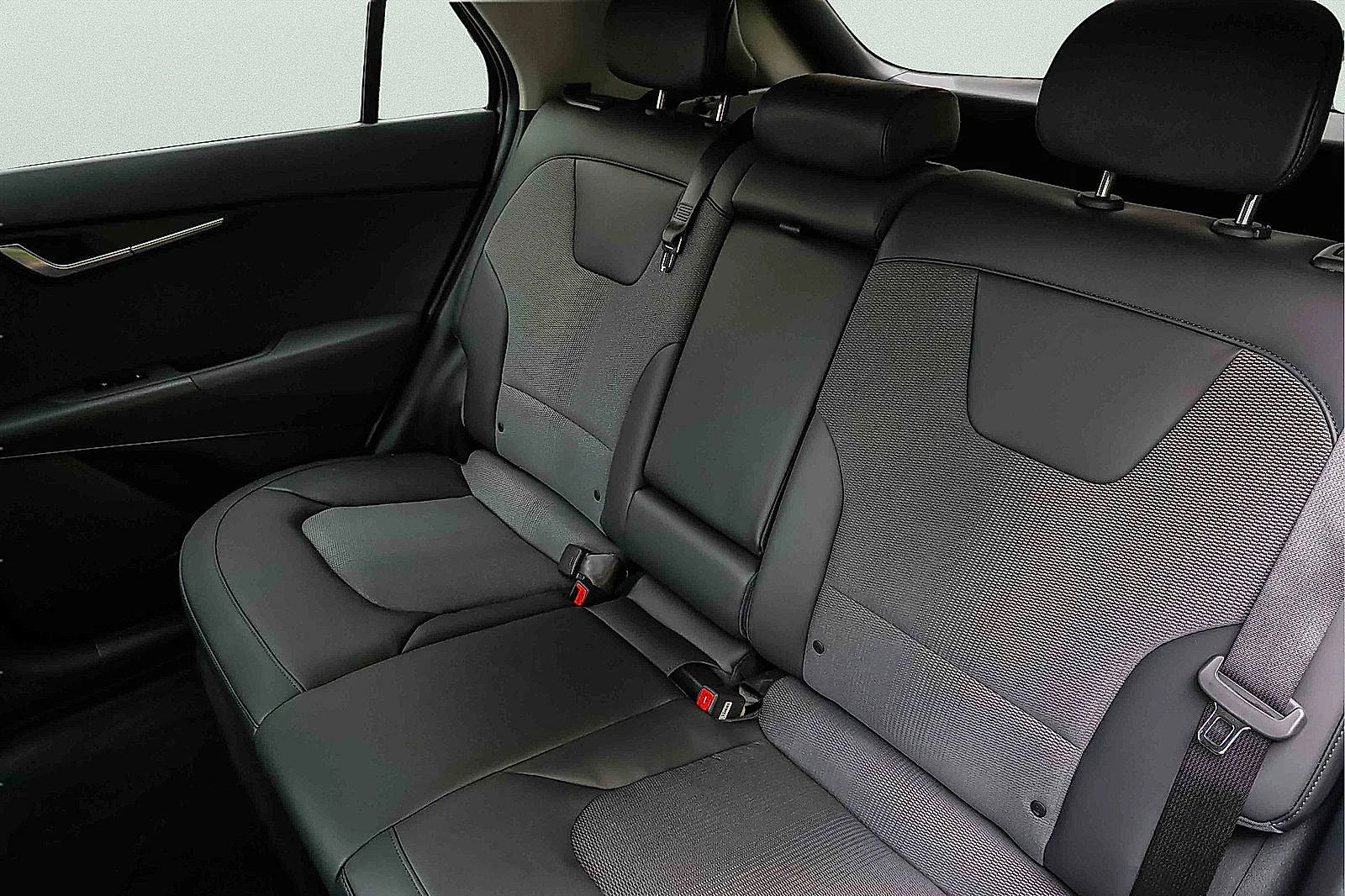 Certified Used 2025 Interstellar Gray Kia Wind image 13