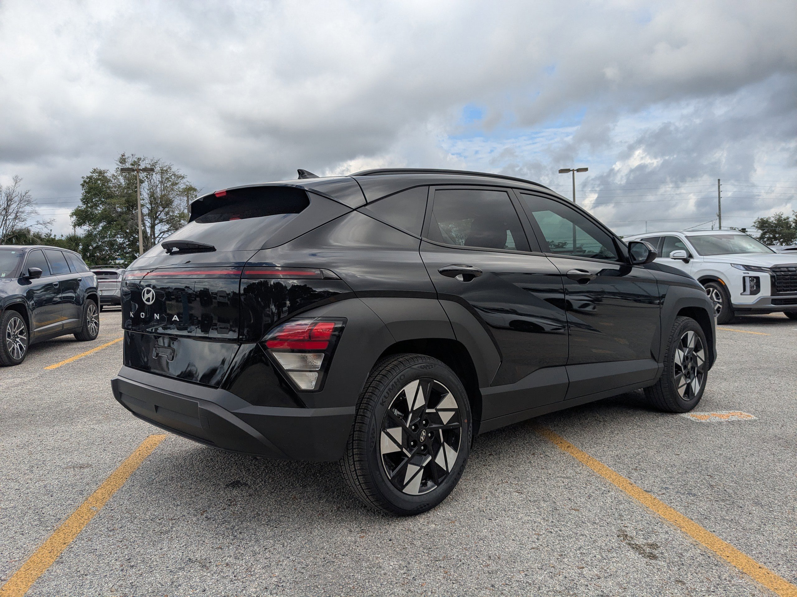 Used 2025 Abyss Black Pearl Hyundai SEL Convenience image 5