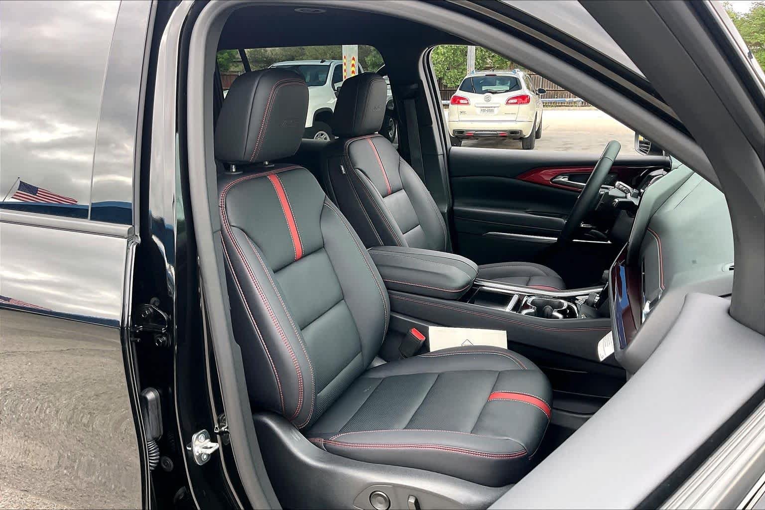 Used 2025 Mosaic Black Metallic Chevrolet FWD RS image 8
