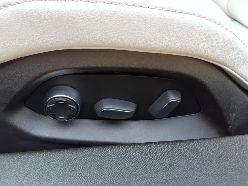 Used 2020 White Chevrolet Stingray image 14