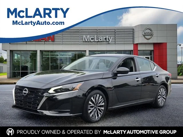 Used 2025 Black Nissan 2.5 SV image 1
