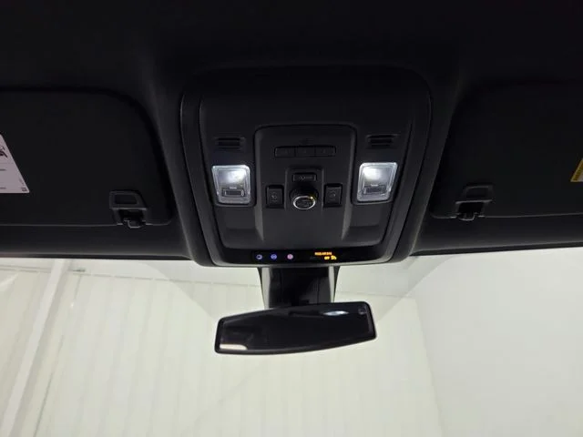 Used 2022 White Chevrolet Z71 image 30