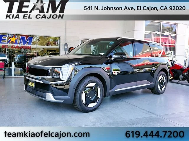 New 2026 Black Kia Wind image 5