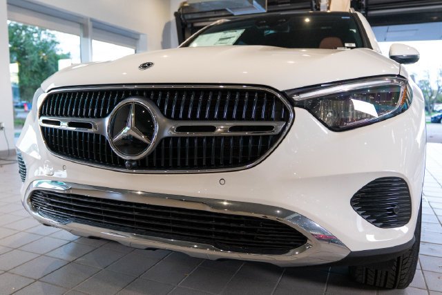 New 2027 Polar White Mercedes-Benz GLC 300 image 46