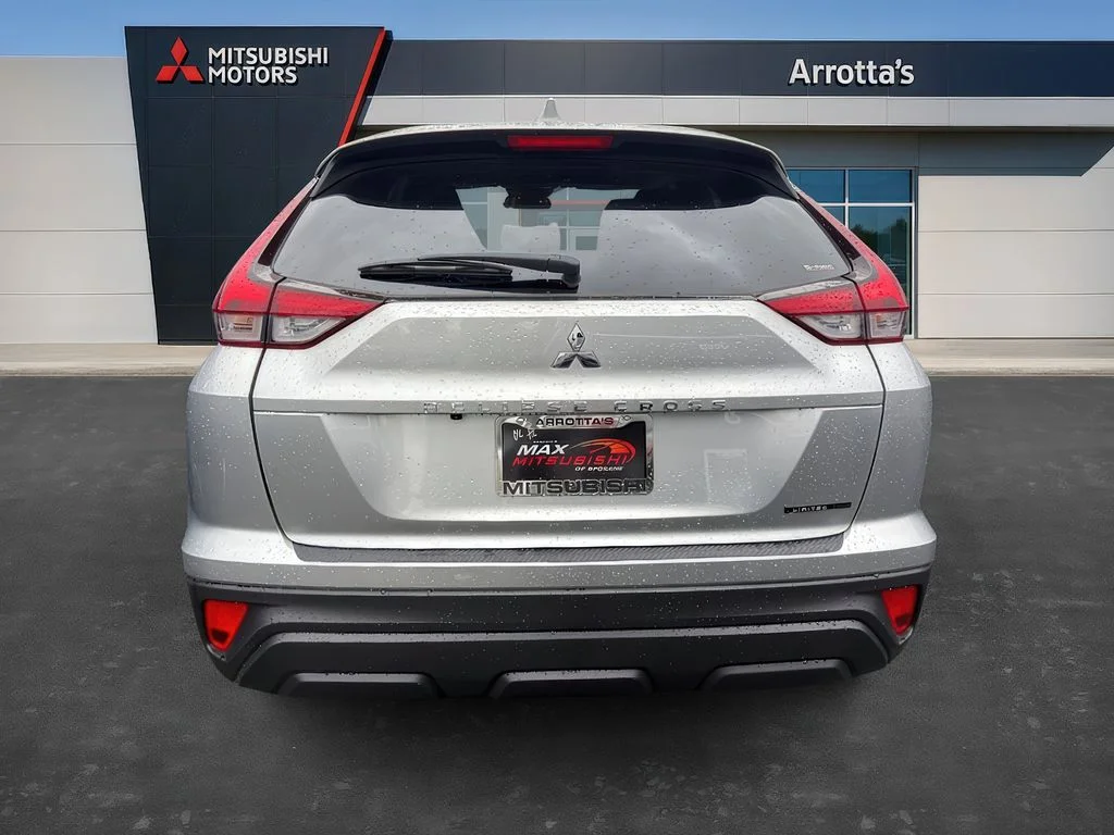 New 2026 Alloy Silver Metallic Mitsubishi LE image 5