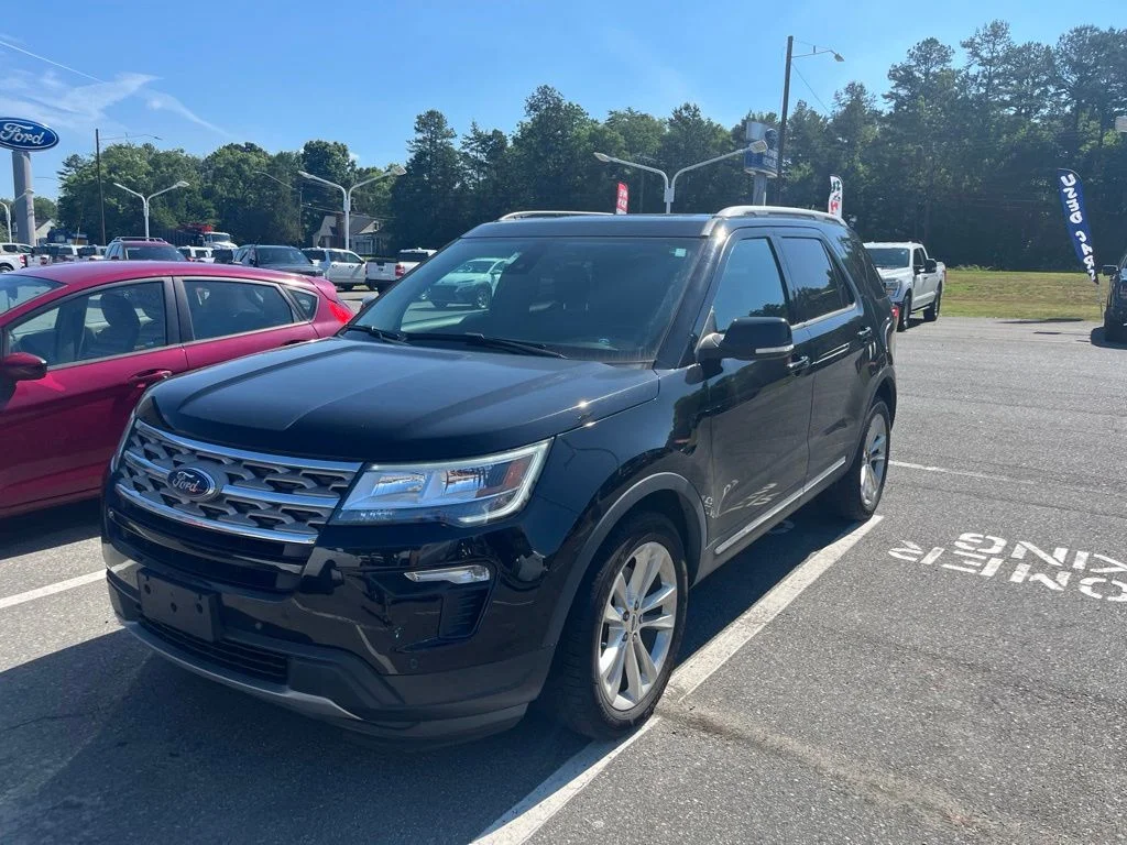 Used 2018 Black Ford XLT image 2