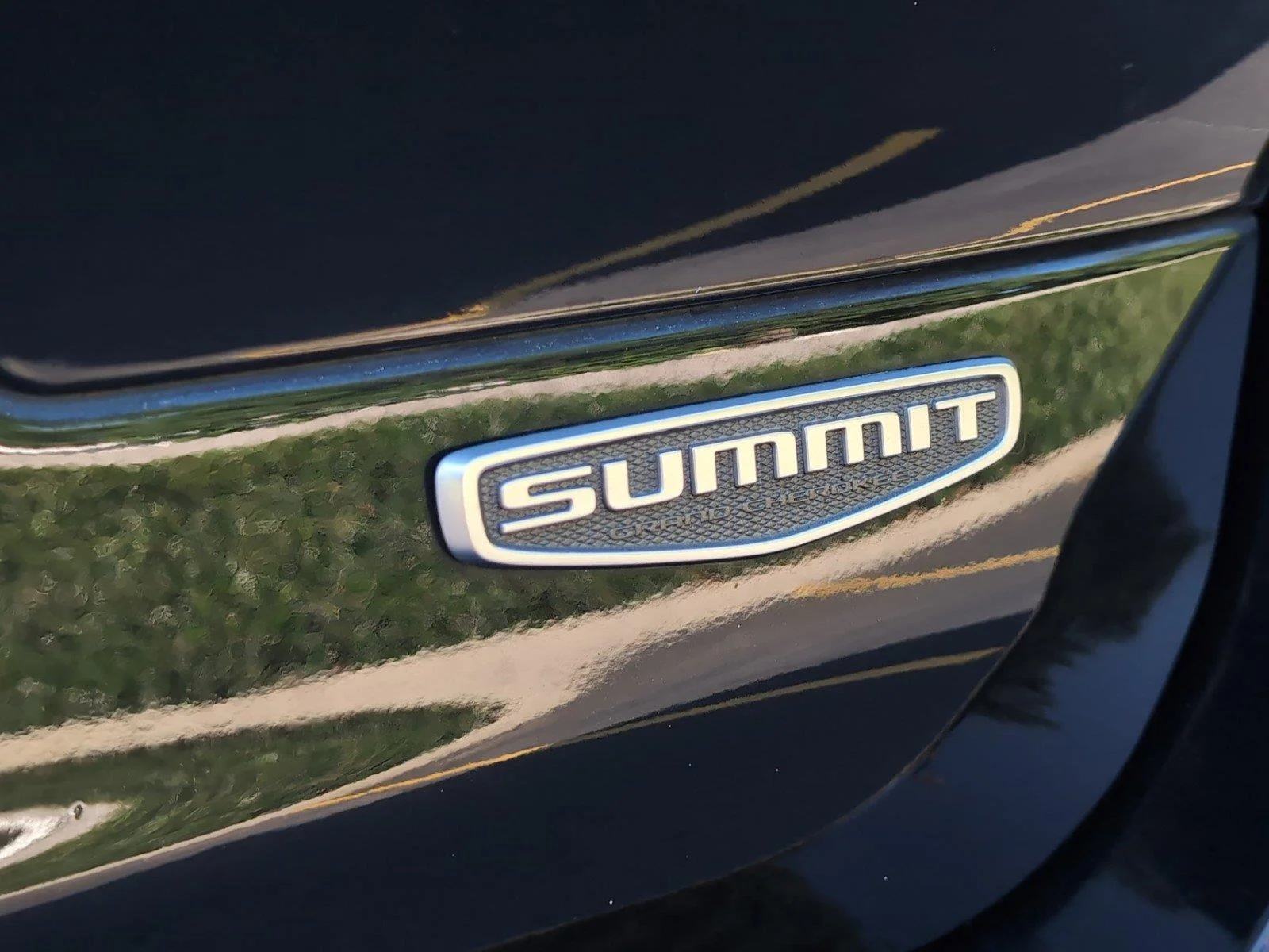 Used 2021 Diamond Black Crystal Pearlcoat Jeep Summit Reserve image 34