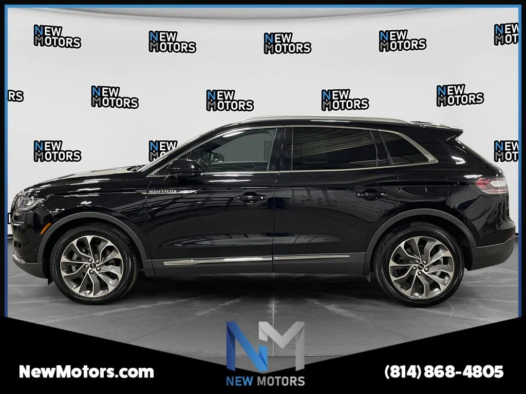Used 2022 Black Metallic Lincoln Reserve image 2