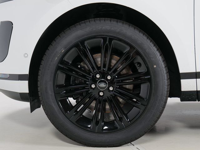 New 2026 Fuji White Land Rover S image 9